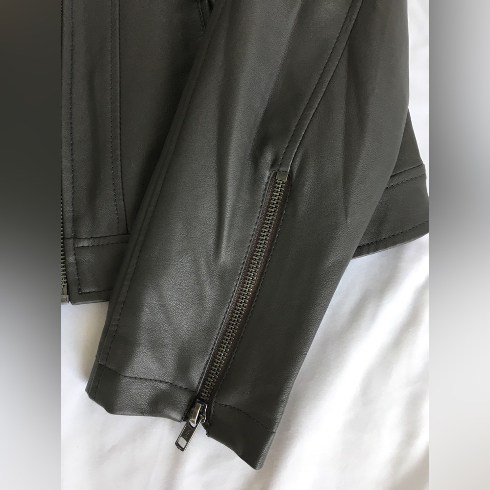 Revues gray faux leather short jacket. - Picture 9 of 13